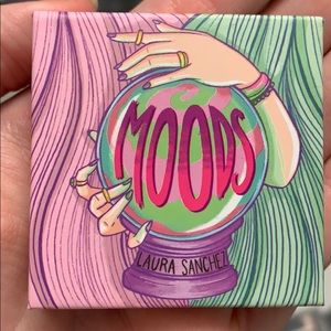 Laura Sanchez Moods single eyeshadow in Rose Gold